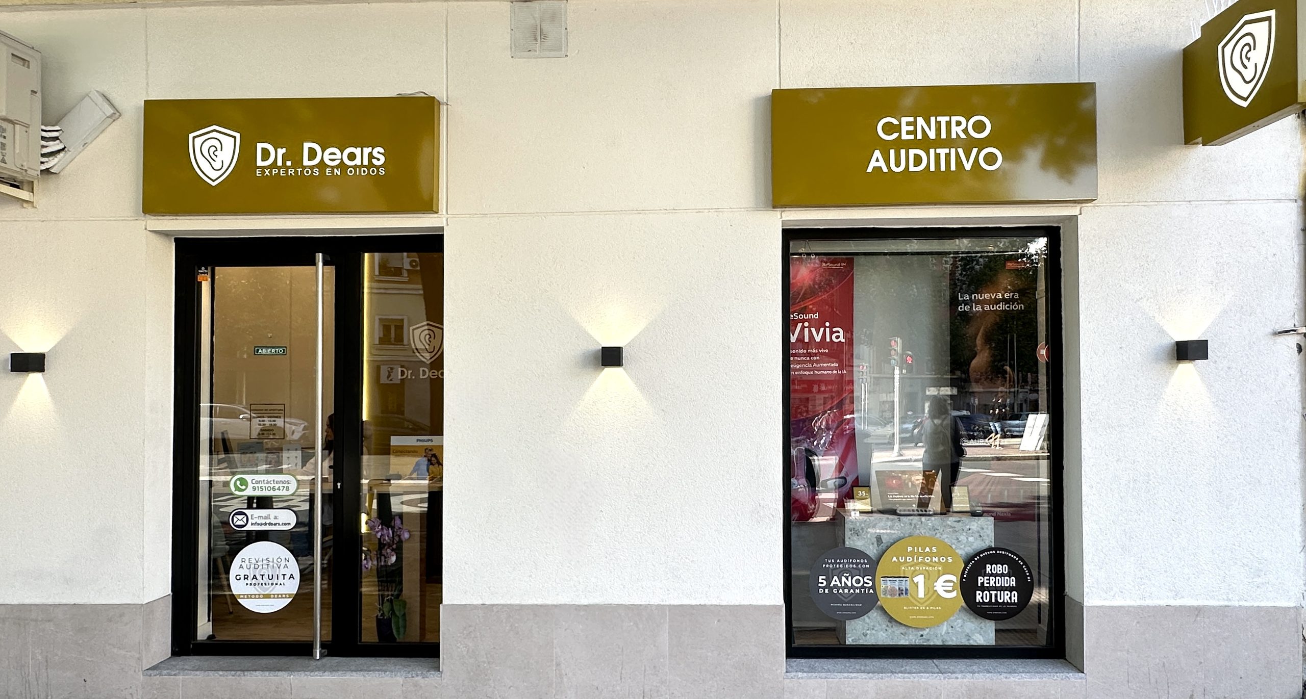 Fachada del centro auditivo Dr. Dears en Tetuán
